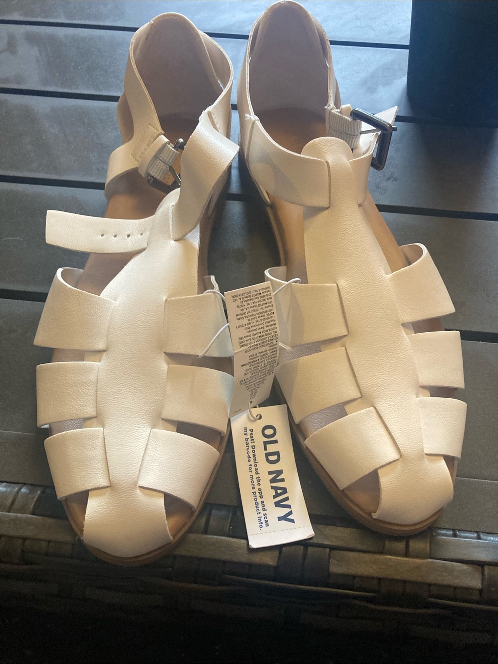 Old Navy Women's Cream Strappy Fisherman Sandals